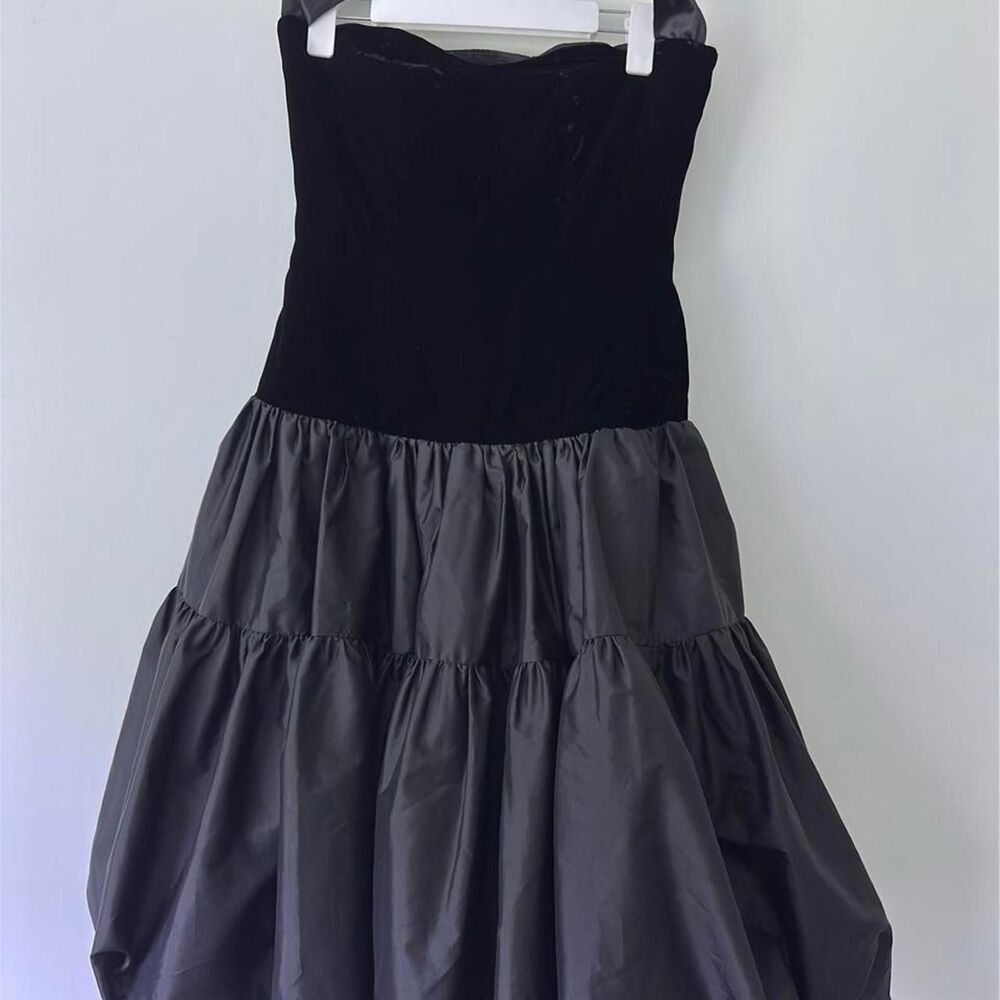 Lilli Diamond Women's 80s Black Prom Dress